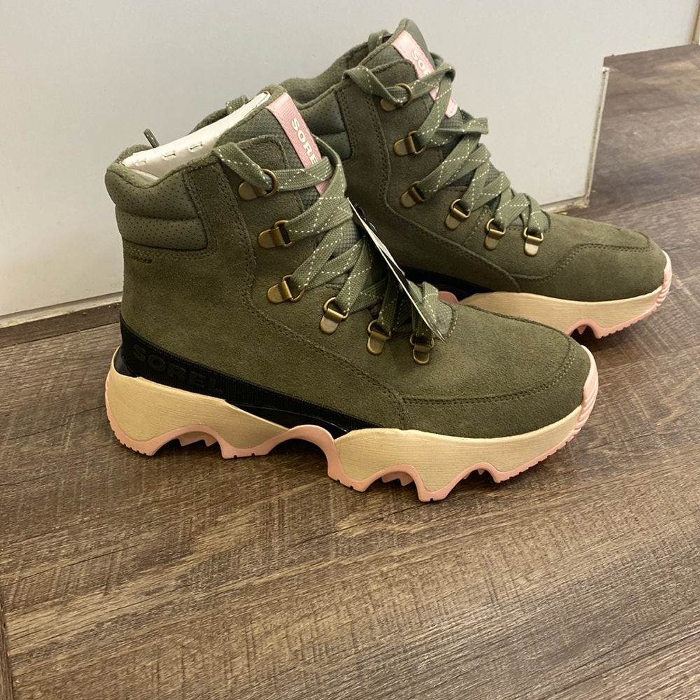 Sorel Kinetic Impact Conquest Boots waterproof  Size 7